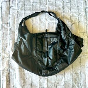 Nike victory gym bag gently used